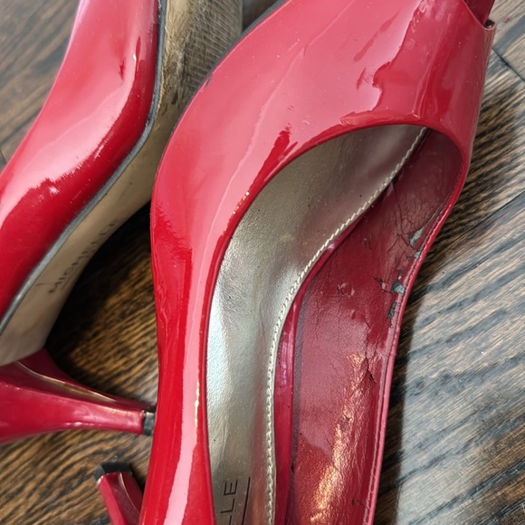 Michelle D Red Patent Leather Peep Toe Heels Size 8 - Picture 8 of 8
